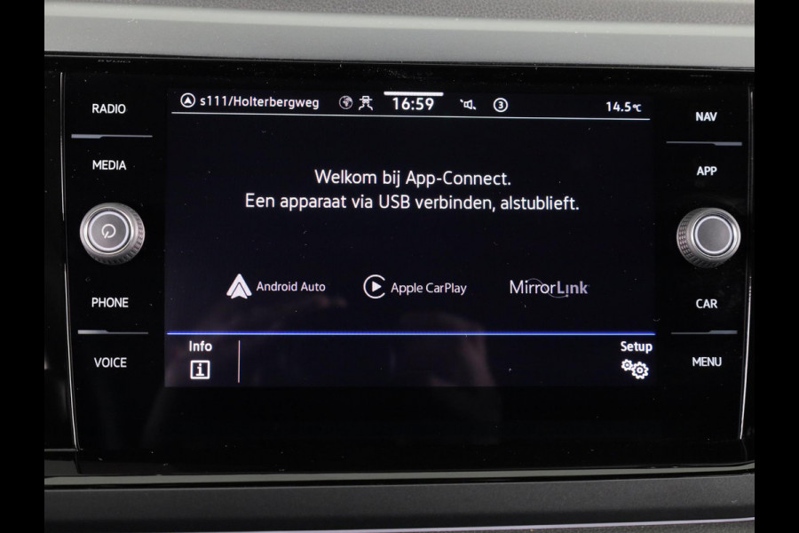 Volkswagen Polo 1.0 TSI R-Line Private lease vanaf €470,- pm | 95 pk | Verlengde garantie | Navigatie | Parkeersensoren | Adaptieve cruise control | Autom. airco |