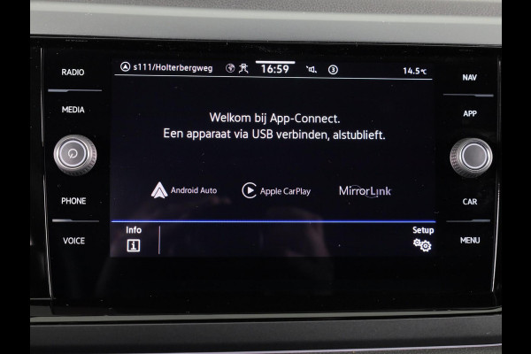 Volkswagen Polo 1.0 TSI R-Line Private lease vanaf €470,- pm | 95 pk | Verlengde garantie | Navigatie | Parkeersensoren | Adaptieve cruise control | Autom. airco |