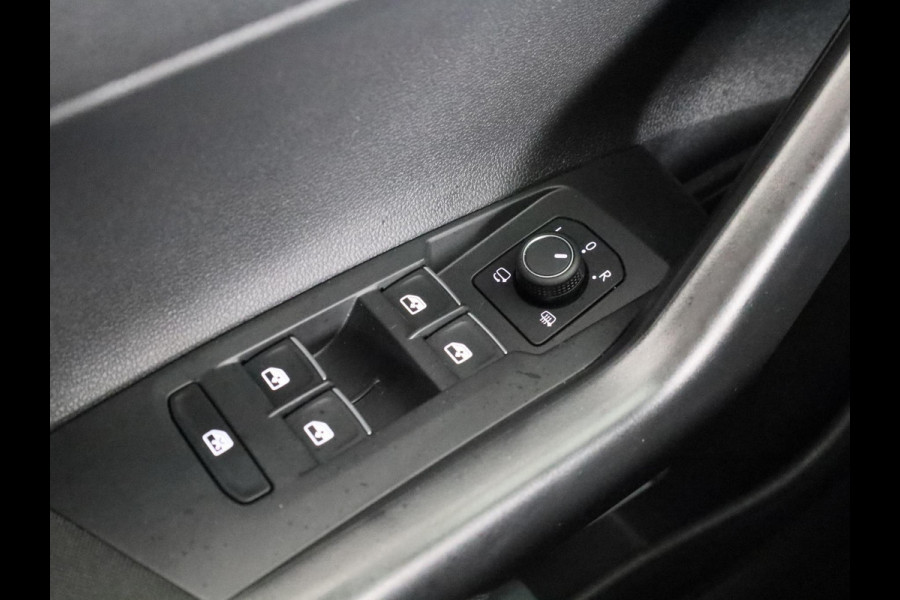 Volkswagen Polo 1.0 TSI R-Line Private lease vanaf €470,- pm | 95 pk | Verlengde garantie | Navigatie | Parkeersensoren | Adaptieve cruise control | Autom. airco |