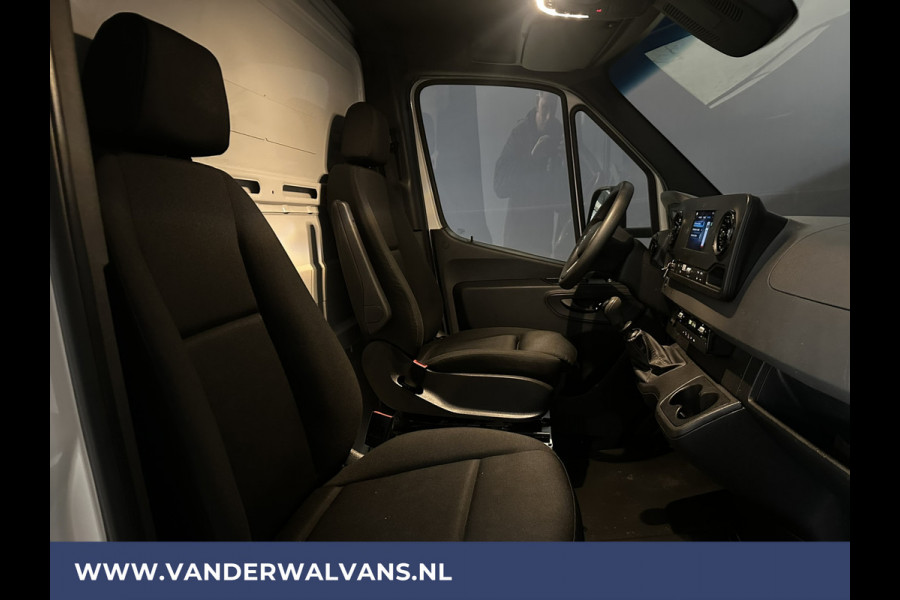 Mercedes-Benz Sprinter 314 CDI Bakwagen 4.4m lang Laadklep Zijdeur 1025kg Laadvermogen Euro6 Airco | Camera Apple carplay, Android auto