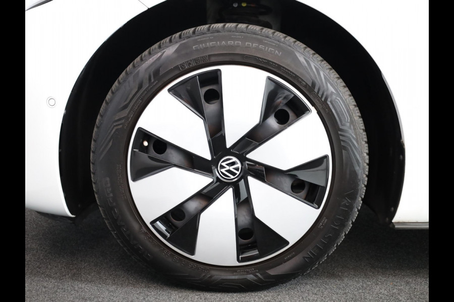 Volkswagen ID.3 Pro 58 kWh 204 pk | Navigatie | Parkeersensoren (Park assist) | Achteruitrijcamera | Adaptieve cruise control | Stoelverwarming |