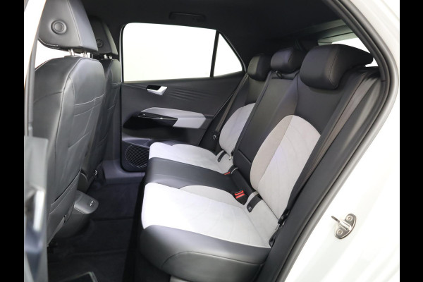 Volkswagen ID.3 Pro 58 kWh 204 pk | Navigatie | Parkeersensoren (Park assist) | Achteruitrijcamera | Adaptieve cruise control | Stoelverwarming |