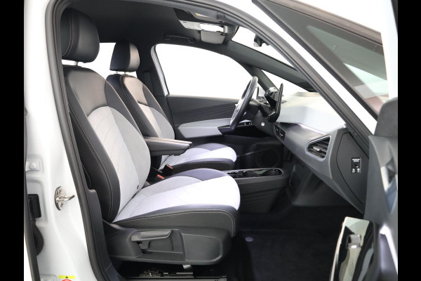 Volkswagen ID.3 Pro 58 kWh 204 pk | Navigatie | Parkeersensoren (Park assist) | Achteruitrijcamera | Adaptieve cruise control | Stoelverwarming |