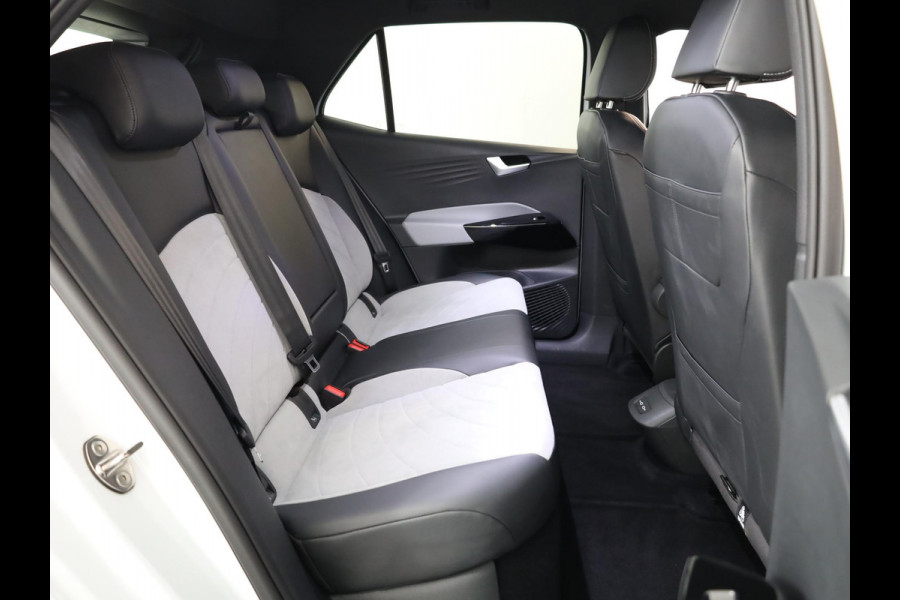 Volkswagen ID.3 Pro 58 kWh 204 pk | Navigatie | Parkeersensoren (Park assist) | Achteruitrijcamera | Adaptieve cruise control | Stoelverwarming |