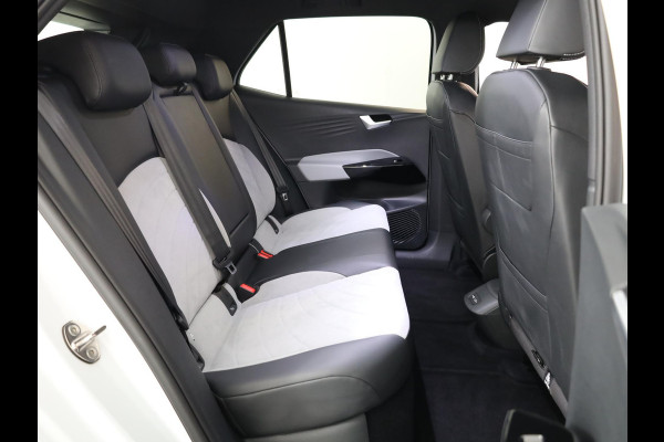 Volkswagen ID.3 Pro 58 kWh 204 pk | Navigatie | Parkeersensoren (Park assist) | Achteruitrijcamera | Adaptieve cruise control | Stoelverwarming |