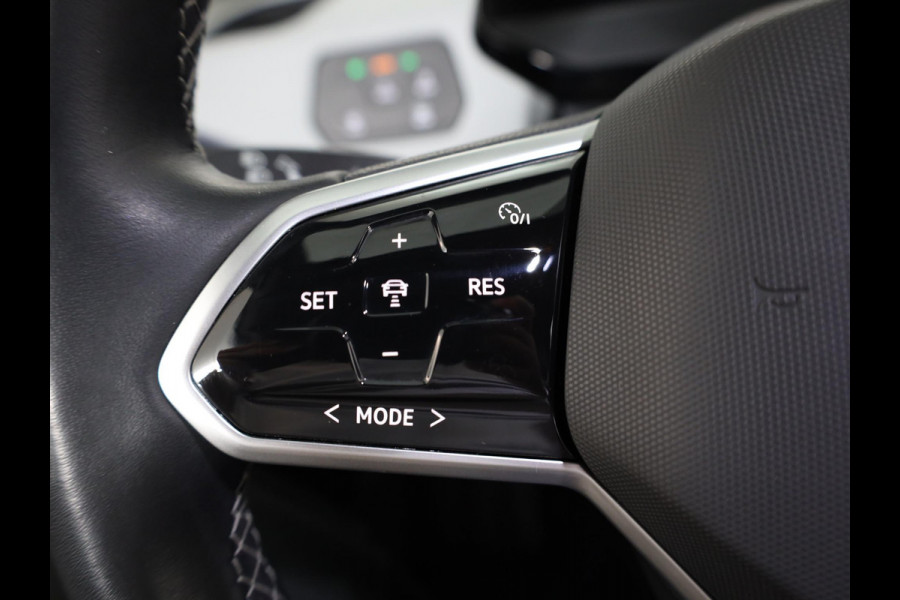 Volkswagen ID.3 Pro 58 kWh 204 pk | Navigatie | Parkeersensoren (Park assist) | Achteruitrijcamera | Adaptieve cruise control | Stoelverwarming |