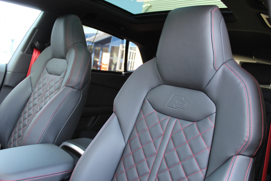 Audi Q8 60 TFSI e quattro Pro Line S Competition | Panoramadak | Massage | 23'' | Vierwielbesturing | Trekhaak | Koeling | OLED