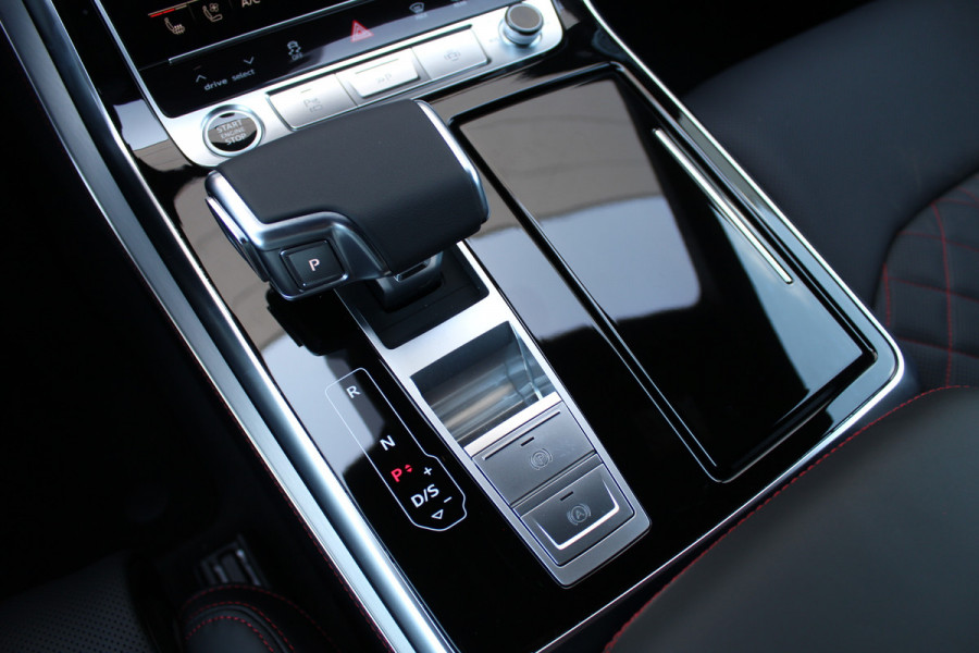 Audi Q8 60 TFSI e quattro Pro Line S Competition | Panoramadak | Massage | 23'' | Vierwielbesturing | Trekhaak | Koeling | OLED