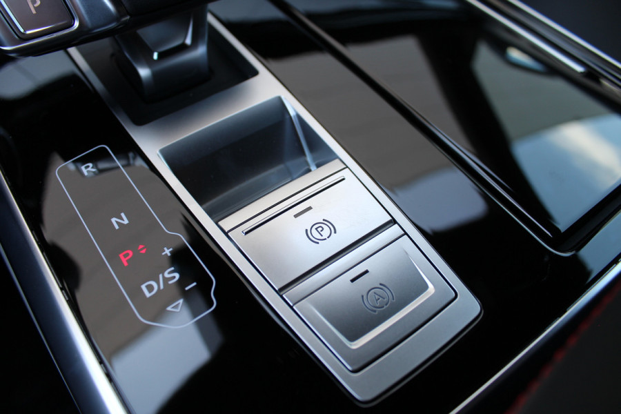Audi Q8 60 TFSI e quattro Pro Line S Competition | Panoramadak | Massage | 23'' | Vierwielbesturing | Trekhaak | Koeling | OLED