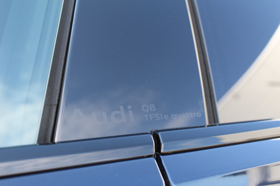 Audi Q8 60 TFSI e quattro Pro Line S Competition | Panoramadak | Massage | 23'' | Vierwielbesturing | Trekhaak | Koeling | OLED