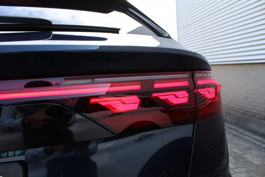 Audi Q8 60 TFSI e quattro Pro Line S Competition | Panoramadak | Massage | 23'' | Vierwielbesturing | Trekhaak | Koeling | OLED