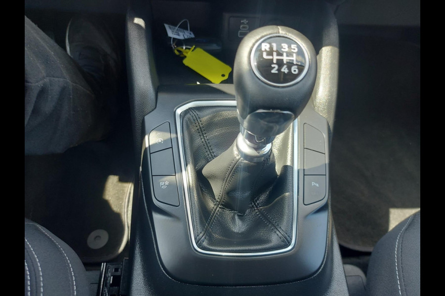 Ford Kuga 1.5 EcoBoost Titanium,airco,cruise,trekhaak,navigatie,android/applecarplay,stoelverwarming,parkeersensoren,