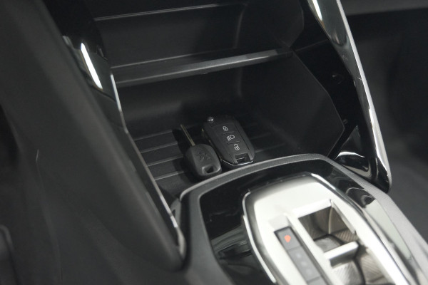 Peugeot 208 PureTech 100 EAT8 Active Pack | Apple Carplay | Parkeersensoren | Navigatie