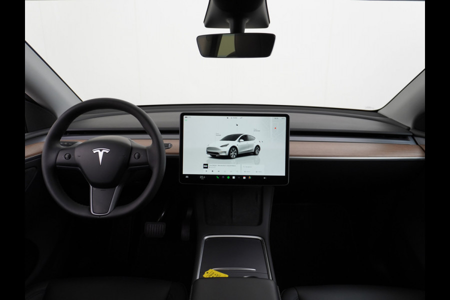 Tesla Model Y 514PK Long Range AWD Trekhaak 75kWh Warmtepomp Full-Self-Driving Computer 3 Leder  19" GSM-Sleutel Stoelverw.- V+A+Stuur+Voorrui Keyless PDC-a+v Elek.Achterklep Lmv Led Standkachel 4WD LR 1e Eigenaar, origineel Nederlands Geleverd, Trekvermogen-1600KG Accu-Garantie t/m sept-2031