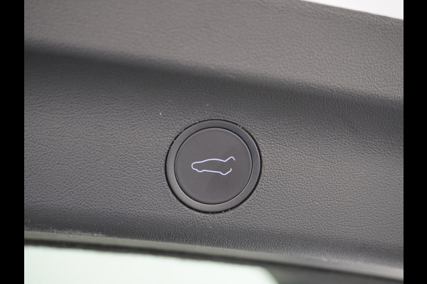 Tesla Model Y 514PK Long Range AWD Trekhaak 75kWh Warmtepomp Full-Self-Driving Computer 3 Leder  19" GSM-Sleutel Stoelverw.- V+A+Stuur+Voorrui Keyless PDC-a+v Elek.Achterklep Lmv Led Standkachel 4WD LR 1e Eigenaar, origineel Nederlands Geleverd, Trekvermogen-1600KG Accu-Garantie t/m sept-2031