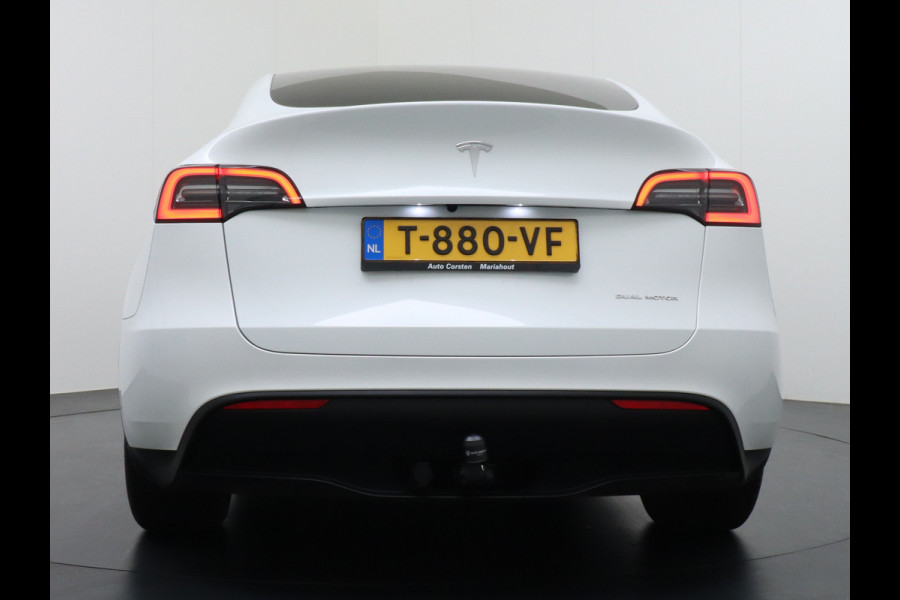 Tesla Model Y 514PK Long Range AWD Trekhaak 75kWh Warmtepomp Full-Self-Driving Computer 3 Leder  19" GSM-Sleutel Stoelverw.- V+A+Stuur+Voorrui Keyless PDC-a+v Elek.Achterklep Lmv Led Standkachel 4WD LR 1e Eigenaar, origineel Nederlands Geleverd, Trekvermogen-1600KG Accu-Garantie t/m sept-2031