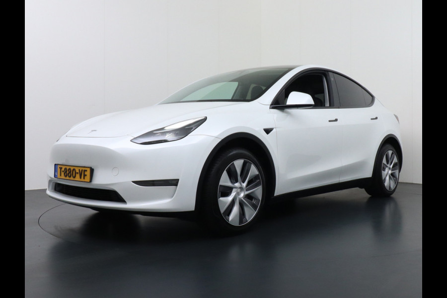 Tesla Model Y 514PK Long Range AWD Trekhaak 75kWh Warmtepomp Full-Self-Driving Computer 3 Leder  19" GSM-Sleutel Stoelverw.- V+A+Stuur+Voorrui Keyless PDC-a+v Elek.Achterklep Lmv Led Standkachel 4WD LR 1e Eigenaar, origineel Nederlands Geleverd, Trekvermogen-1600KG Accu-Garantie t/m sept-2031