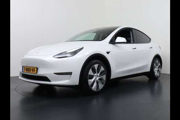 Tesla Model Y 514PK Long Range AWD Trekhaak 75kWh Warmtepomp Full-Self-Driving Computer 3 Leder  19" GSM-Sleutel Stoelverw.- V+A+Stuur+Voorrui Keyless PDC-a+v Elek.Achterklep Lmv Led Standkachel 4WD LR 1e Eigenaar, origineel Nederlands Geleverd, Trekvermogen-1600KG Accu-Garantie t/m sept-2031