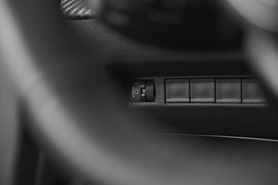 Peugeot 208 PureTech 100 Allure | 360 Camera | Adaptieve Cruise Control | Navigatie | Dodehoekdetectie