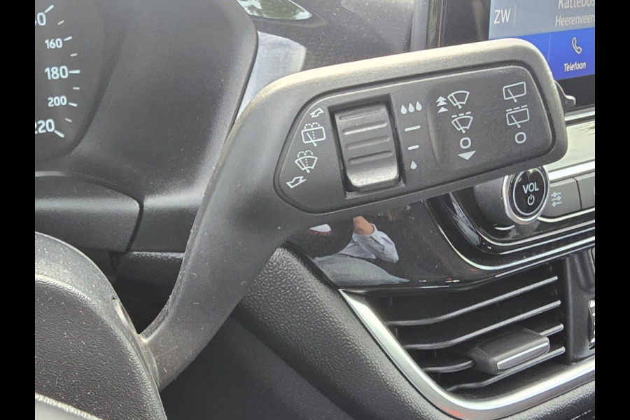 Ford Fiesta 1.0 EcoBoost Hybrid ST-Line X 125pk Trekhaak | Panorama dak / Open dak | Winterpack | Apple Carplay | Achteruitrijcamera