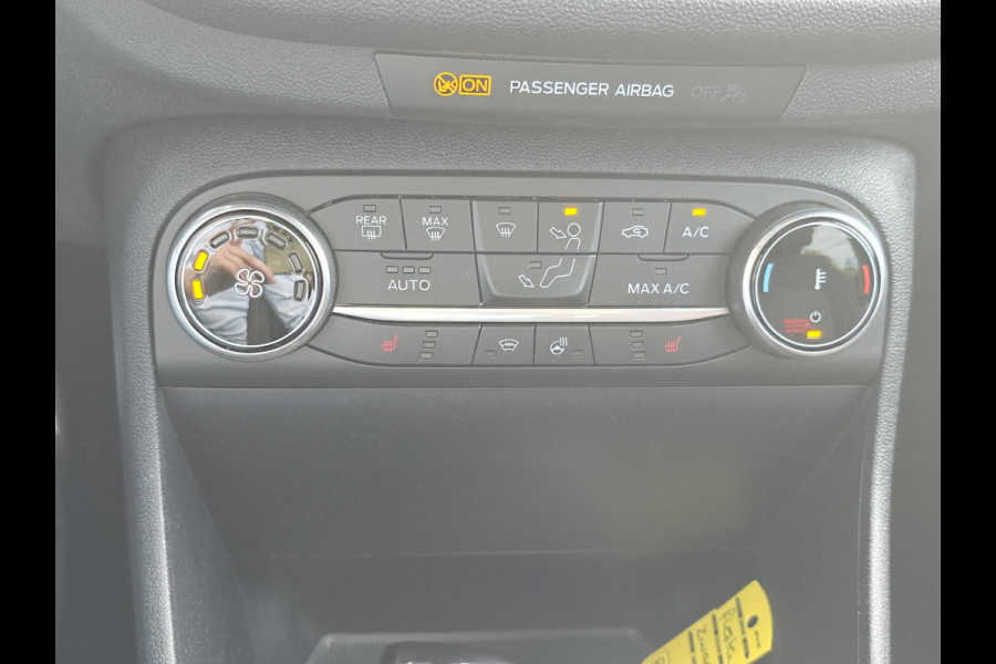 Ford Fiesta 1.0 EcoBoost Hybrid ST-Line X 125pk Trekhaak | Panorama dak / Open dak | Winterpack | Apple Carplay | Achteruitrijcamera