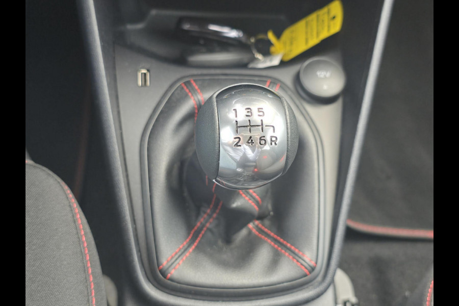 Ford Fiesta 1.0 EcoBoost Hybrid ST-Line X 125pk Trekhaak | Panorama dak / Open dak | Winterpack | Apple Carplay | Achteruitrijcamera