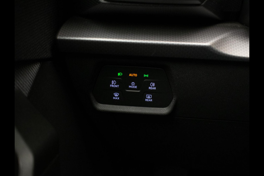 Seat Leon Sportstourer 1.5 TSI Style Launch Edition Sport (APPLECARPLAY,NAVI,CAMERA,DIGITALE DASH,CRUISE,LED,KEYLESS,LM VELGEN,)