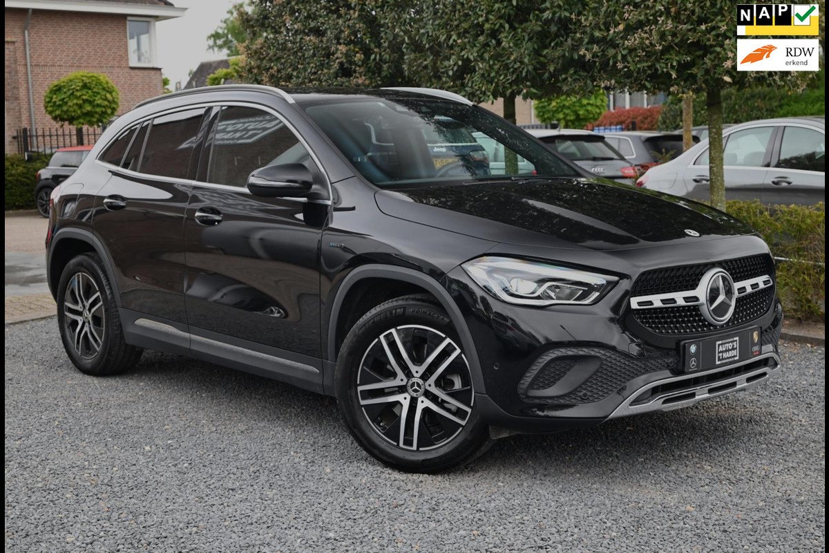 Mercedes-Benz GLA 250 e Progressive Widescreen Sfeerverlichting Camera PDC LED 18'' Mercedes-Benz GLA 250 e Progressive Widescreen Sfeerverlichting Camera PDC LED 18''