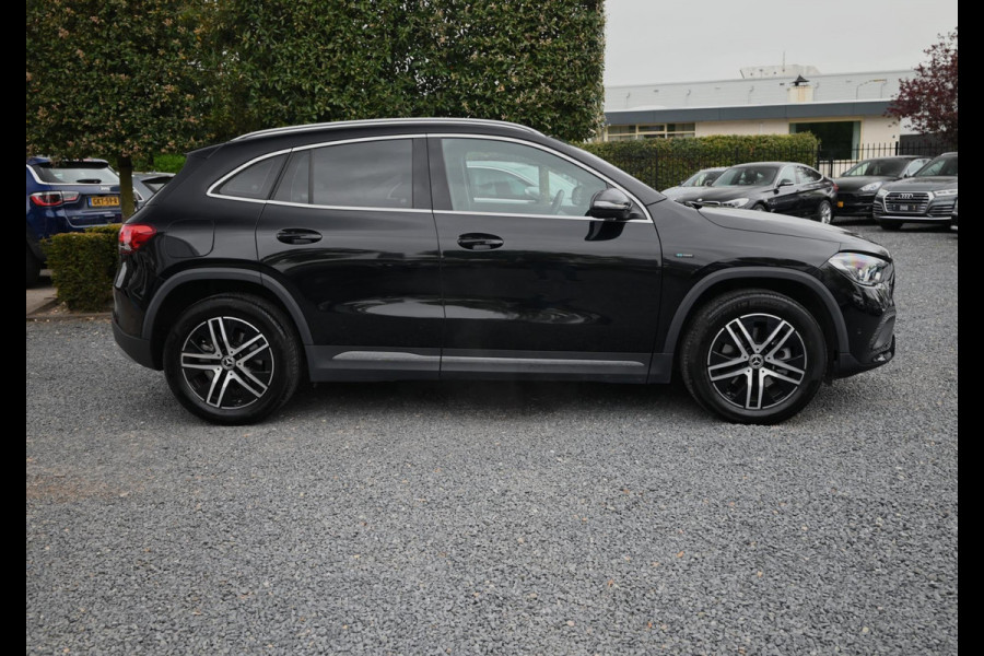 Mercedes-Benz GLA 250 e Progressive Widescreen Sfeerverlichting Camera PDC LED 18''