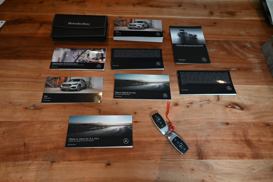 Mercedes-Benz GLA 250 e Progressive Widescreen Sfeerverlichting Camera PDC LED 18''