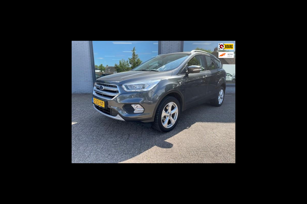 Ford Kuga 1.5 EcoBoost Titanium | Afn. trekhaak | 1800 kg trekgewicht | Navigatie Ford Kuga 1.5 EcoBoost Titanium | Afn. trekhaak | 1800 kg trekgewicht | Navigatie