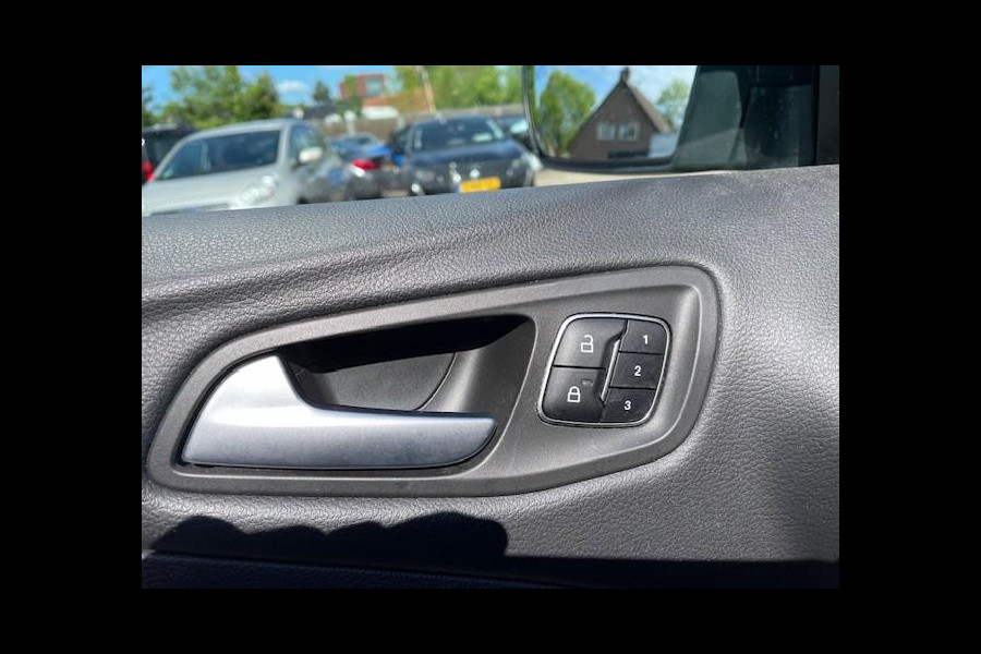 Ford Kuga 1.5 EcoBoost Titanium | Afn. trekhaak | 1800 kg trekgewicht | Navigatie