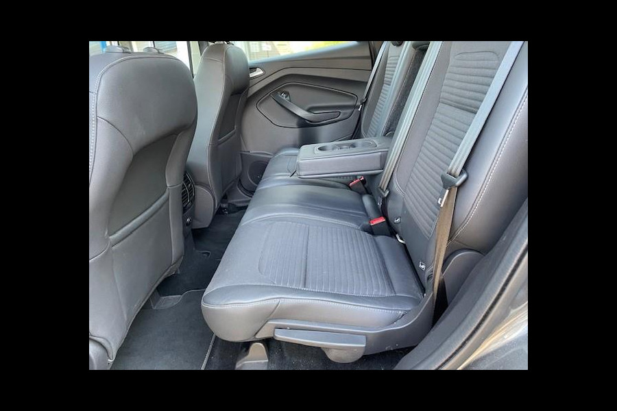 Ford Kuga 1.5 EcoBoost Titanium | Afn. trekhaak | 1800 kg trekgewicht | Navigatie