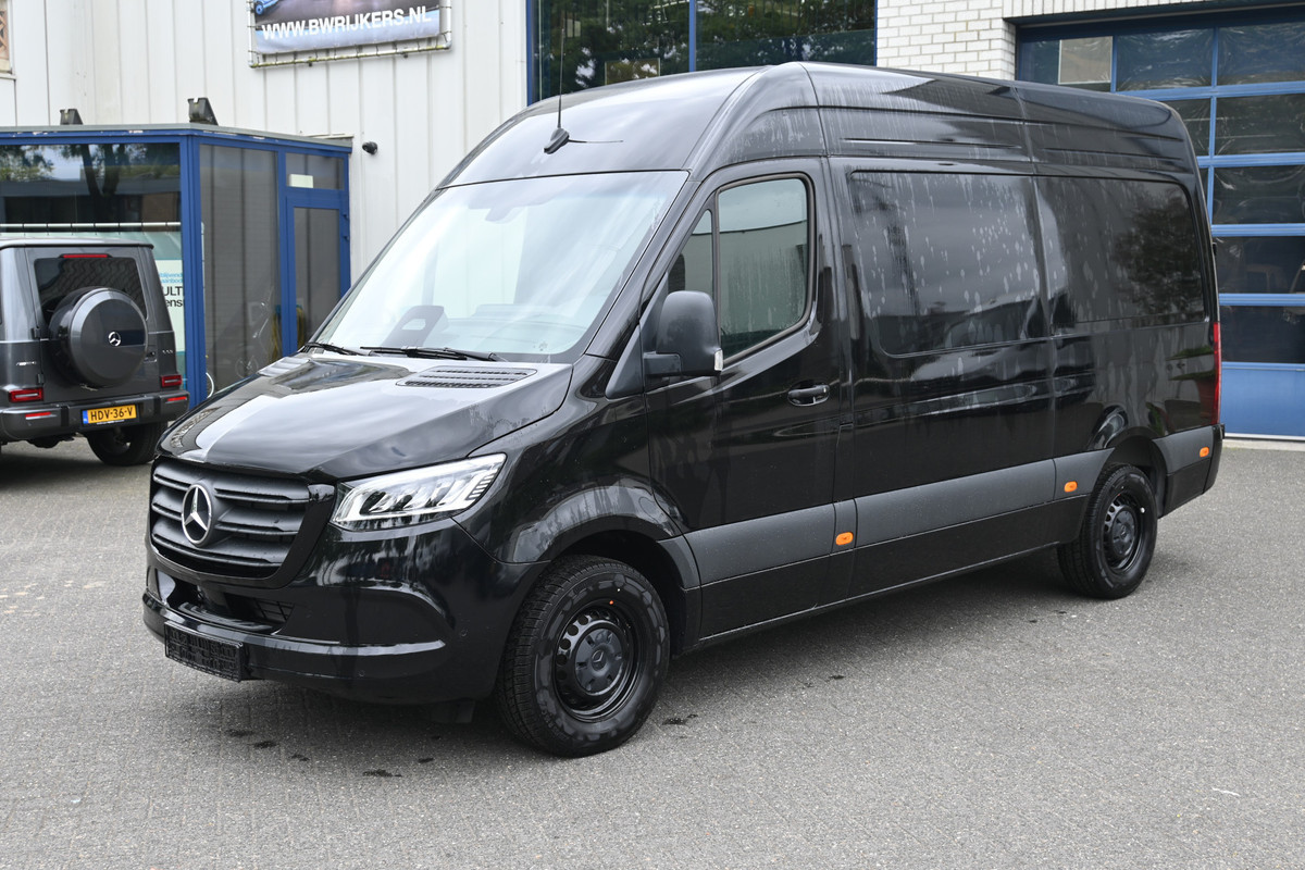Mercedes-Benz Sprinter 317 CDI L2H2 Pro 3500 kg trekhaak, LED verlichting, Geveerde stoel Mercedes-Benz Sprinter 317 CDI L2H2 Pro 3500 kg trekhaak, LED verlichting, Geveerde stoel
