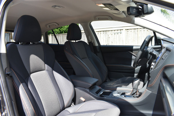Subaru XV 1.6i Comfort | Trekhaak | Dealer onderhouden | Blis | Stoelverwarming |