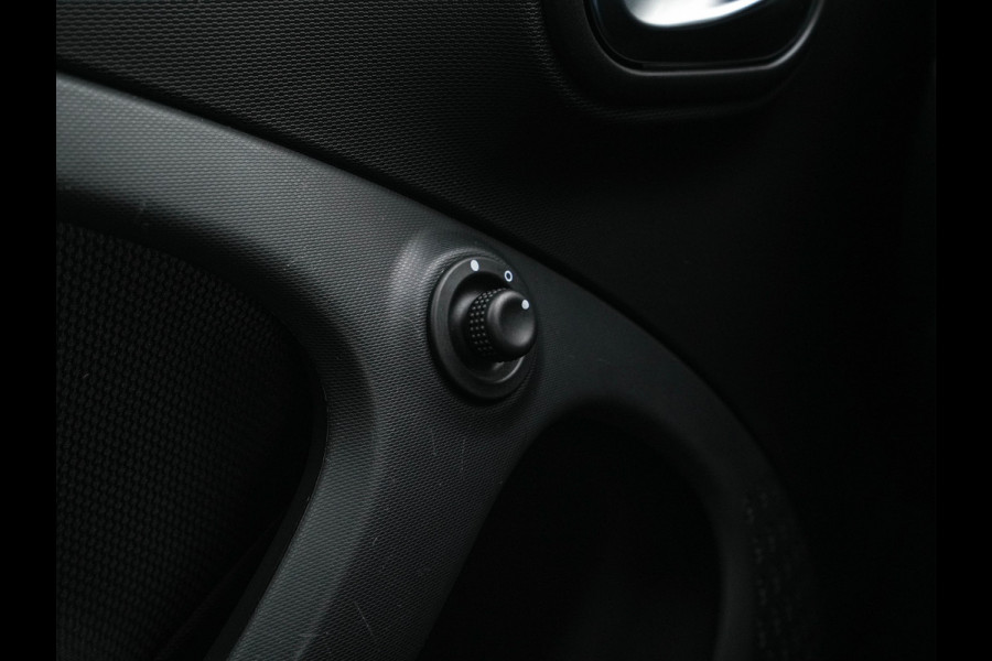 Smart Forfour EQ Comfort Pack-Sport 18 kWh [ 3-Fase ] (INCL-BTW) *COMFORT-SEATS | CARPLAY  | AIRCO | CRUISE | MICROFIBRE | PDC | 16''ALU*