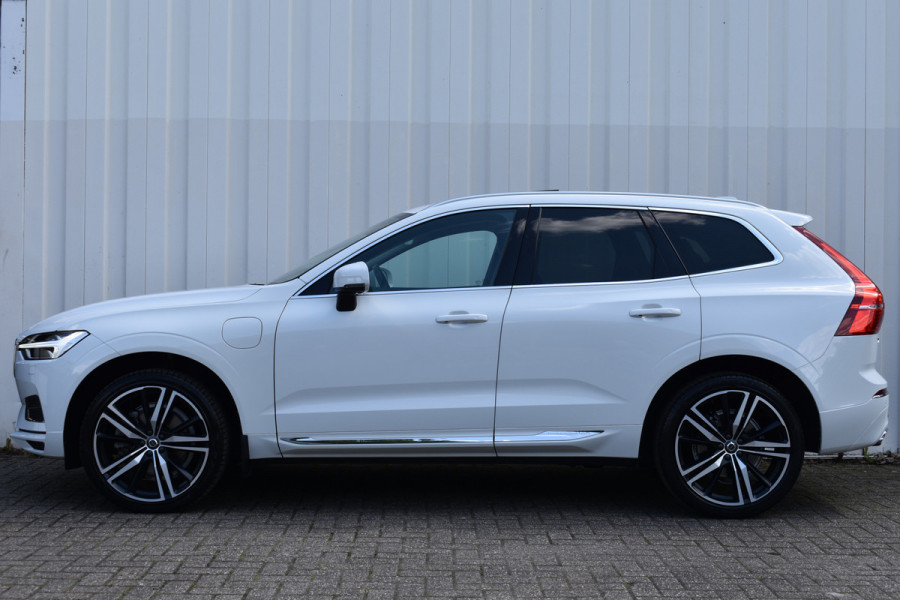 Volvo XC60 T8 Twin Engine AWD Inscription | Trekhaak | Blis | Stuur verwarming | Achterbank warming | Head-up |