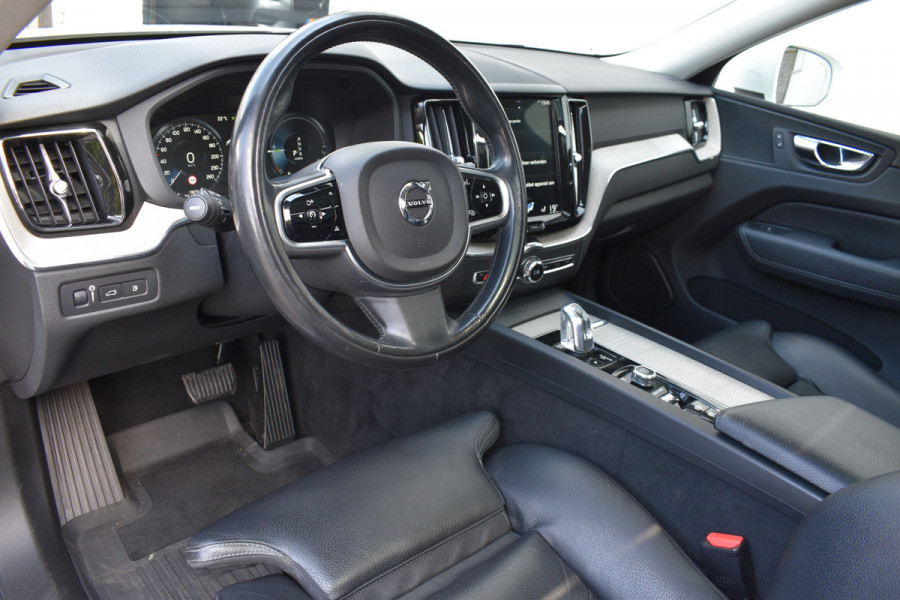 Volvo XC60 T8 Twin Engine AWD Inscription | Trekhaak | Blis | Stuur verwarming | Achterbank warming | Head-up |
