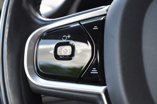 Volvo XC60 T8 Twin Engine AWD Inscription | Trekhaak | Blis | Stuur verwarming | Achterbank warming | Head-up |