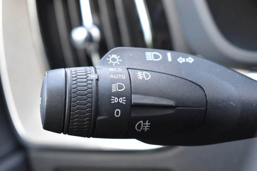Volvo XC60 T8 Twin Engine AWD Inscription | Trekhaak | Blis | Stuur verwarming | Achterbank warming | Head-up |