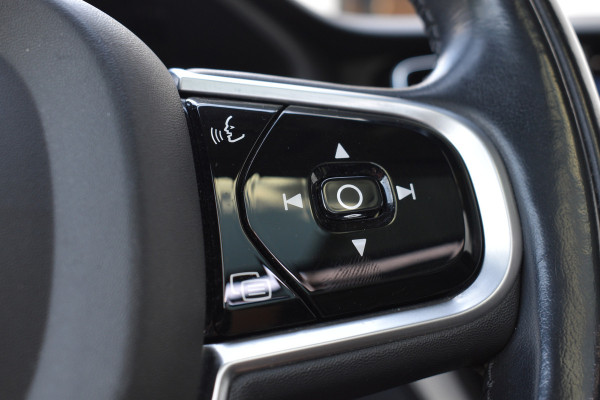 Volvo XC60 T8 Twin Engine AWD Inscription | Trekhaak | Blis | Stuur verwarming | Achterbank warming | Head-up |