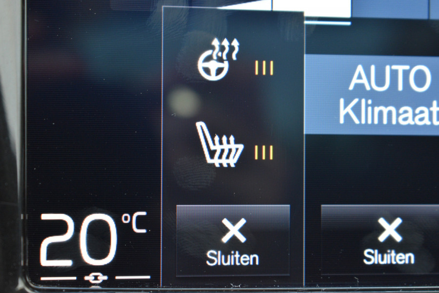 Volvo XC60 T8 Twin Engine AWD Inscription | Trekhaak | Blis | Stuur verwarming | Achterbank warming | Head-up |