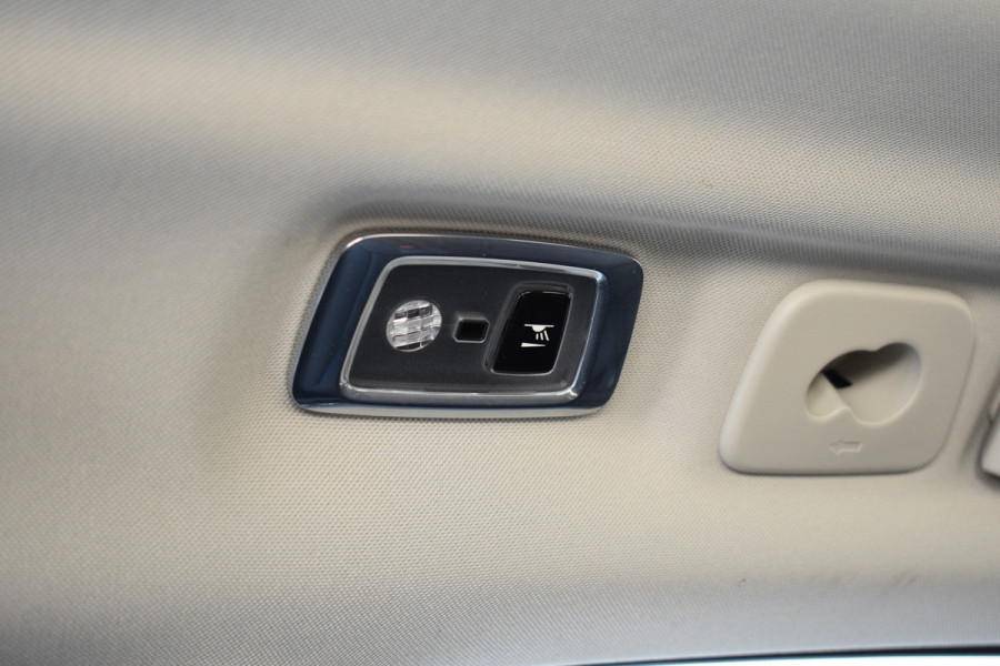 Volvo XC60 T8 Twin Engine AWD Inscription | Trekhaak | Blis | Stuur verwarming | Achterbank warming | Head-up |