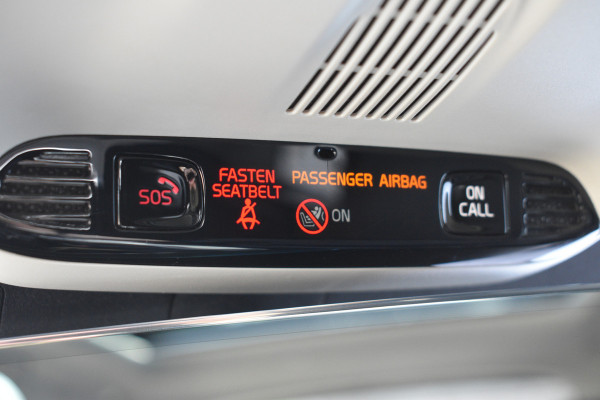 Volvo XC60 T8 Twin Engine AWD Inscription | Trekhaak | Blis | Stuur verwarming | Achterbank warming | Head-up |