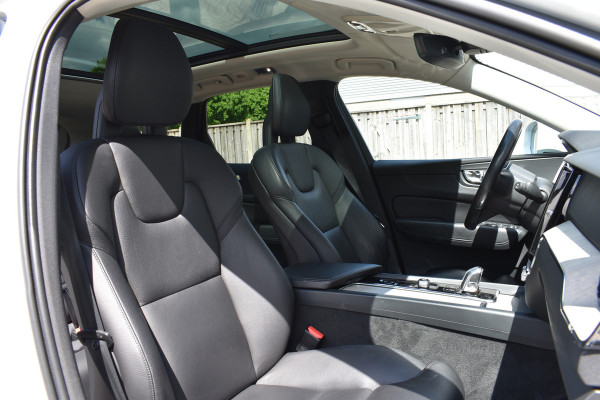 Volvo XC60 T8 Twin Engine AWD Inscription | Trekhaak | Blis | Stuur verwarming | Achterbank warming | Head-up |