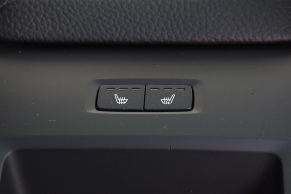 Volvo XC60 T8 Twin Engine AWD Inscription | Trekhaak | Blis | Stuur verwarming | Achterbank warming | Head-up |