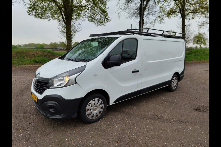 Renault Trafic CDTi L2 3-Pers Navi Airco Trekhaak Cruise Control MultiMedia Comfort Energy Pdc 1.6dCi T29 lengte 2 Imperiaal Betonplexvloer Wandbetimmering Schuifdeur 2.000kg Trekgewicht Euro 6
