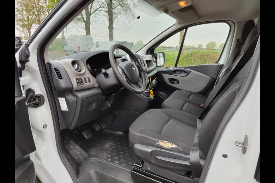 Renault Trafic CDTi L2 3-Pers Navi Airco Trekhaak Cruise Control MultiMedia Comfort Energy Pdc 1.6dCi T29 lengte 2 Imperiaal Betonplexvloer Wandbetimmering Schuifdeur 2.000kg Trekgewicht Euro 6