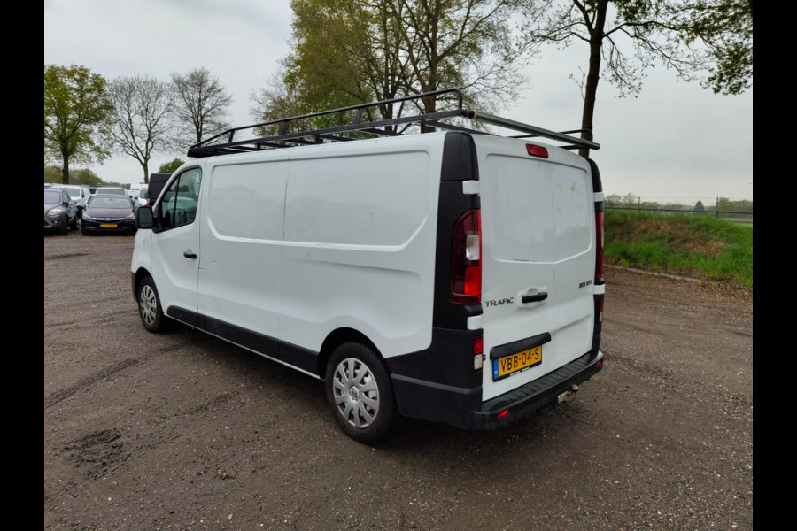 Renault Trafic CDTi L2 3-Pers Navi Airco Trekhaak Cruise Control MultiMedia Comfort Energy Pdc 1.6dCi T29 lengte 2 Imperiaal Betonplexvloer Wandbetimmering Schuifdeur 2.000kg Trekgewicht Euro 6
