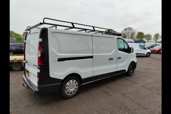 Renault Trafic CDTi L2 3-Pers Navi Airco Trekhaak Cruise Control MultiMedia Comfort Energy Pdc 1.6dCi T29 lengte 2 Imperiaal Betonplexvloer Wandbetimmering Schuifdeur 2.000kg Trekgewicht Euro 6